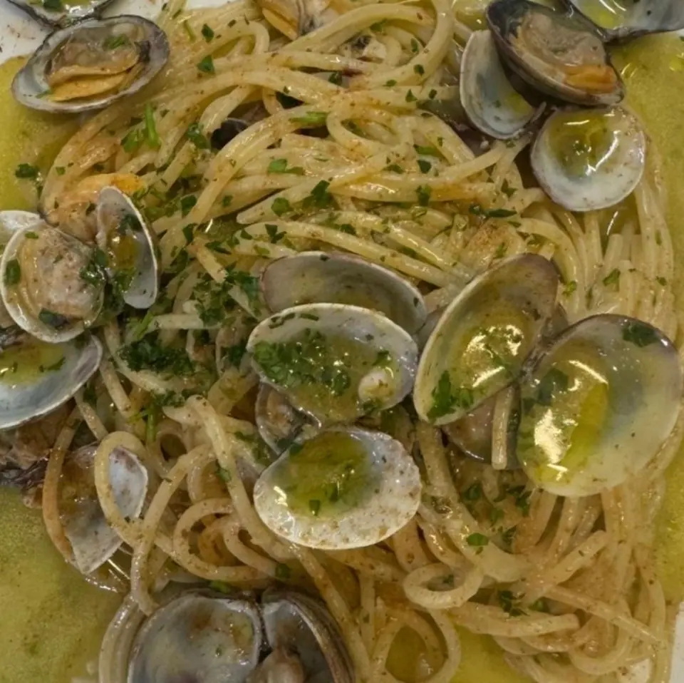 SPAGHETTONI CON VONGOLE VERACI (14)